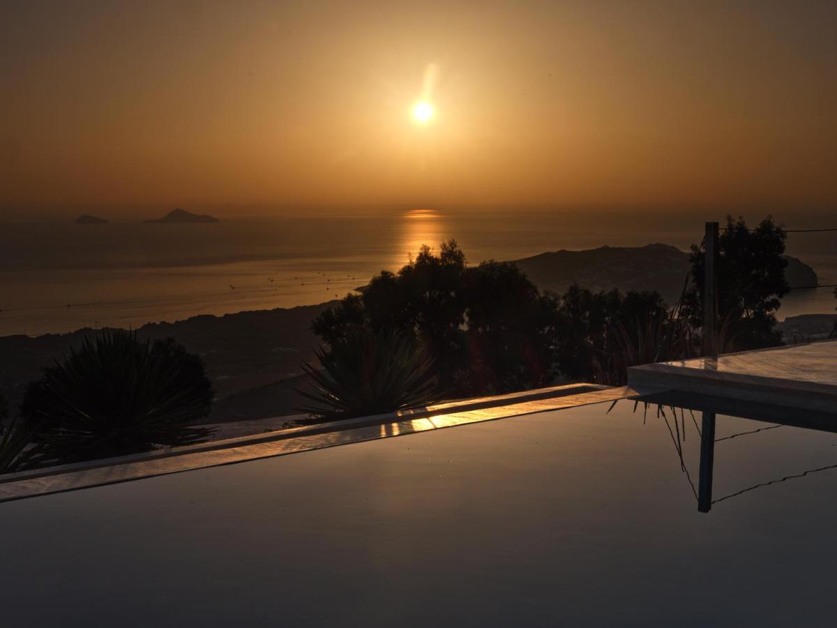 Santorini Heights Apartment Pyrgos Kallistis Exterior photo
